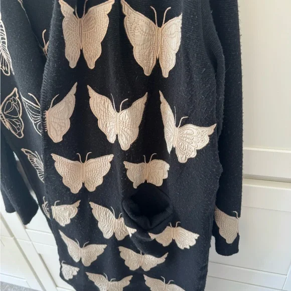 Johnny Waas Embroidered Cardigan with Butterfly Design - Picture 3 of 12